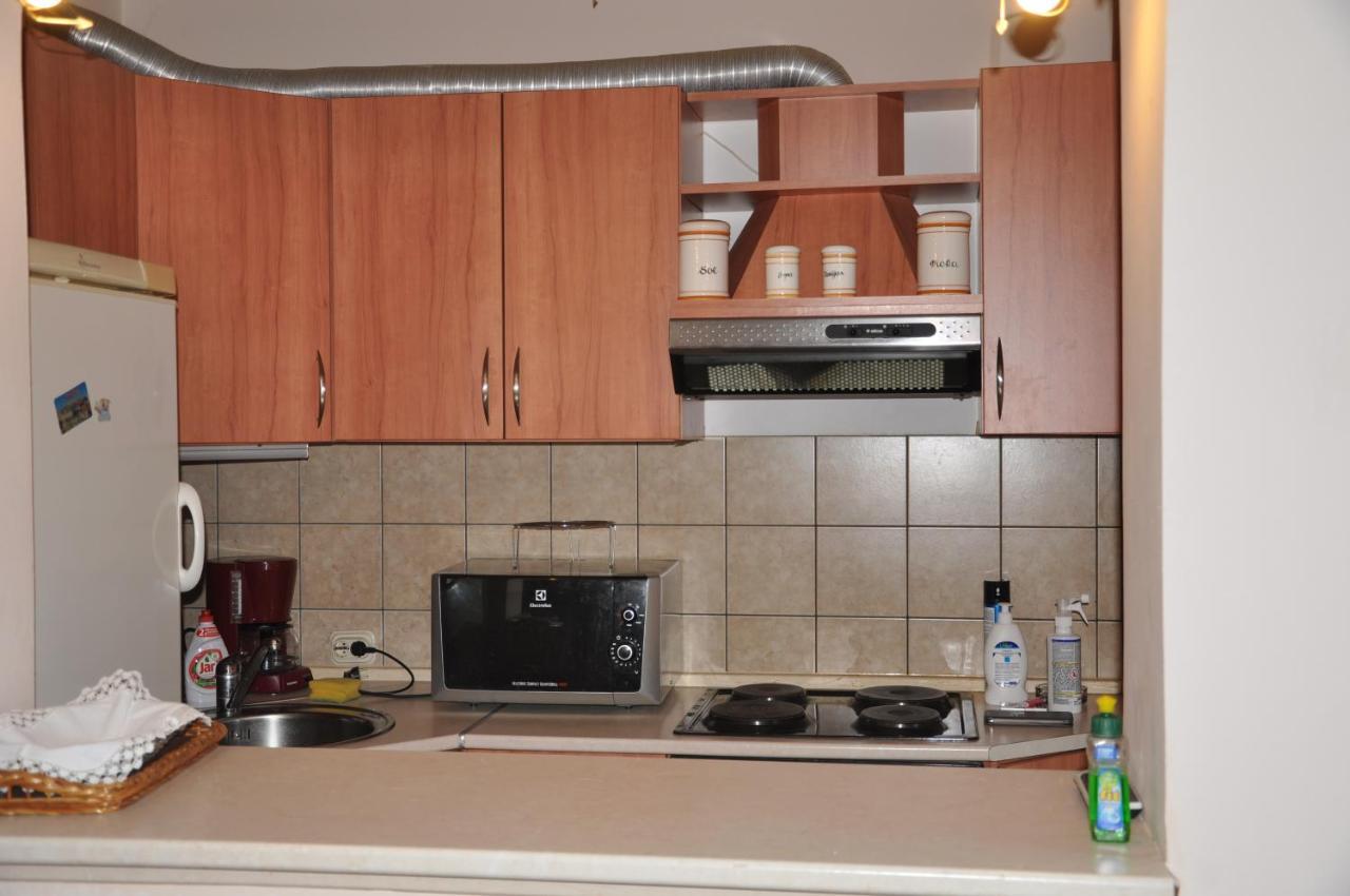 Apartmani Karla Klenovica Esterno foto